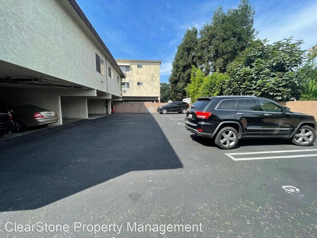 Building Photo - 1 br, 1 bath House - 15131 Victory Blvd Un...