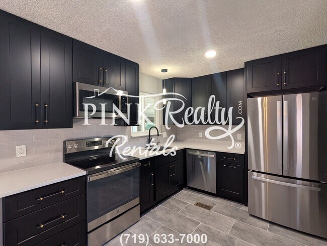 Building Photo - 2534 Ivanhoe Dr