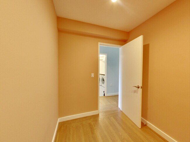 Building Photo - Stunning 4BR/3BA Home with Office, Laundry...