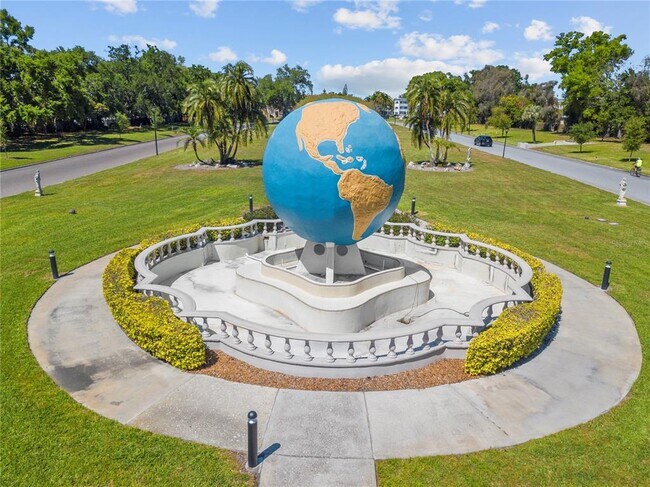 Building Photo - 2428 Columbia Dr