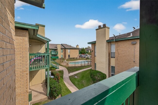 Building Photo - 1516 Bay Area Blvd