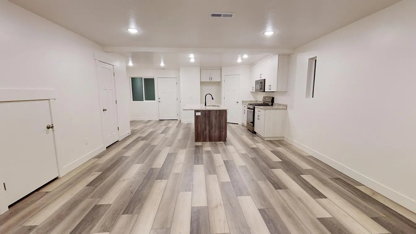 Building Photo - 920 S 25 E