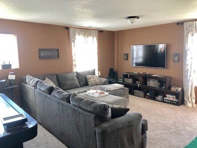 Building Photo - Beautiful Bedroom in Forest Meadows!