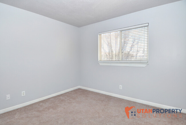 Building Photo - 6729 Pine Landing Way