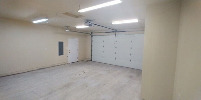 Building Photo - Aberdeen 3 bedroom, 1 bath home