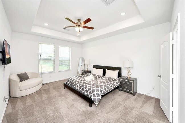 Building Photo - 8034 Royal Palm Dr