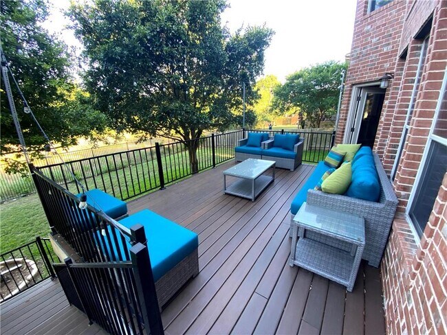 Building Photo - 9425 Lisi Anne Dr