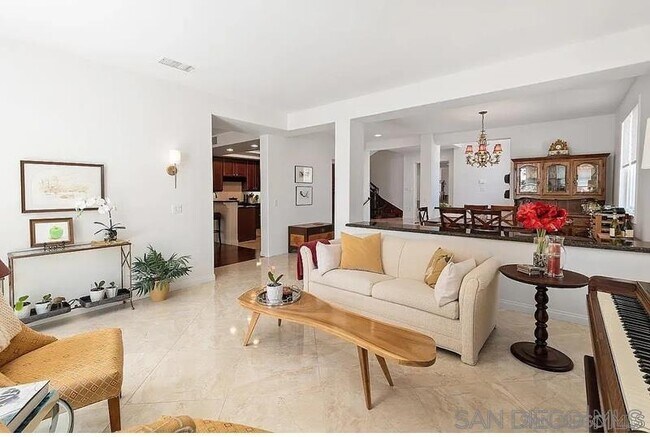 Building Photo - 1395 Caminito Floreo