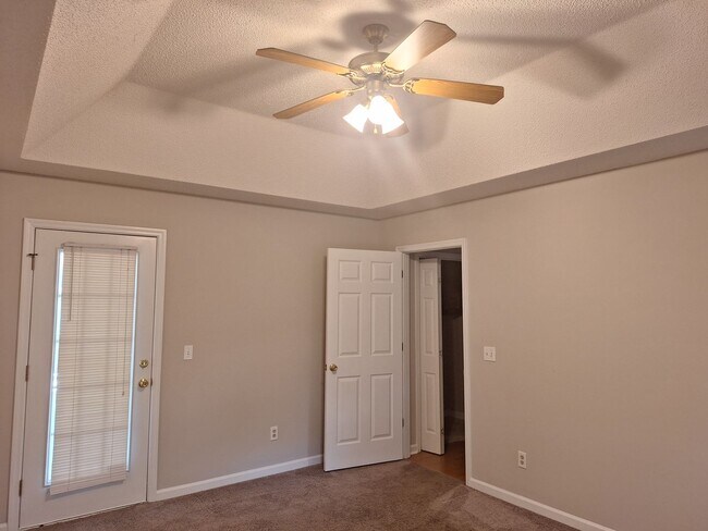 Building Photo - MOVE IN SPECIAL - $200 OFF THE TWO FULL MO...
