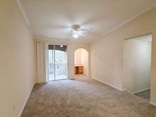 Building Photo - Beautiful 3 Bedroom, 2 Bathroom Townhome with Garage – Pet Friendly!