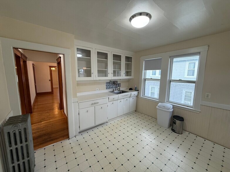 Building Photo - 20 Birch Rd