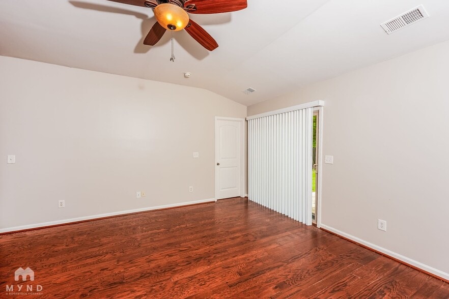 Building Photo - 70 Briar Ridge Ln