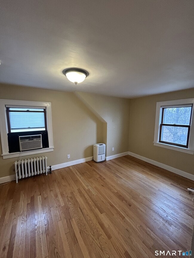 Building Photo - 62 W Elderkin Ave