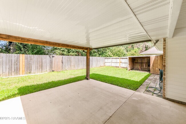Building Photo - 912 Canberra Rd
