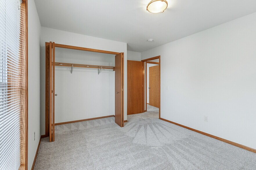 Building Photo - 3509 Maple Grove Dr