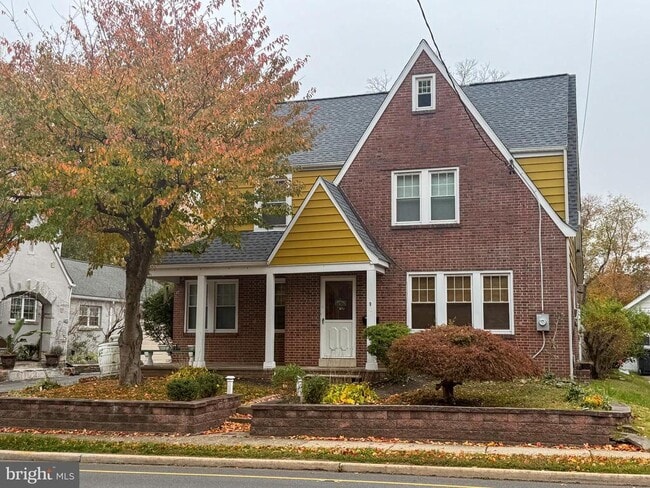 Building Photo - 409 Sanhican Dr