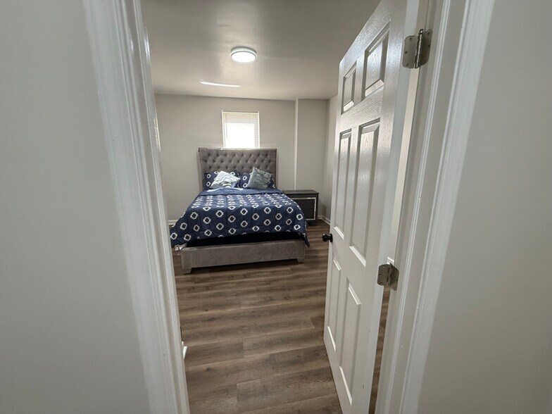 Primary Photo - 1 Maple Ave