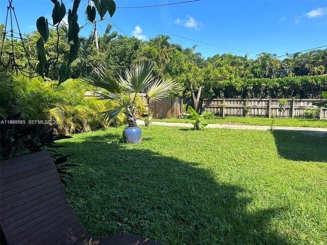 Building Photo - 9530 NW 1st Ave