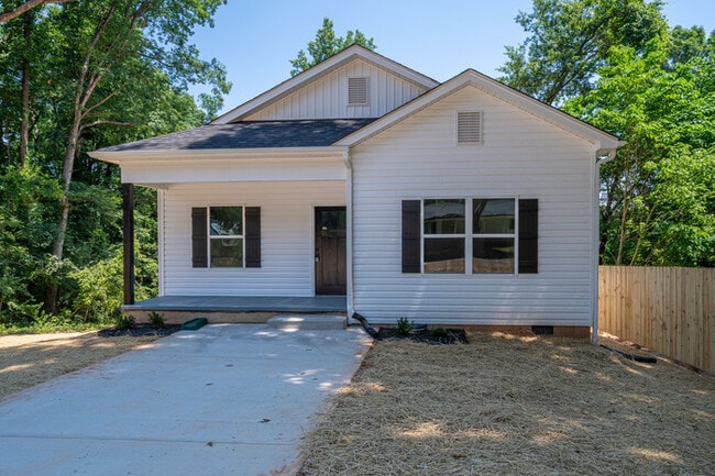 Primary Photo - Modern 2024 Single Family Home – Spacious ...