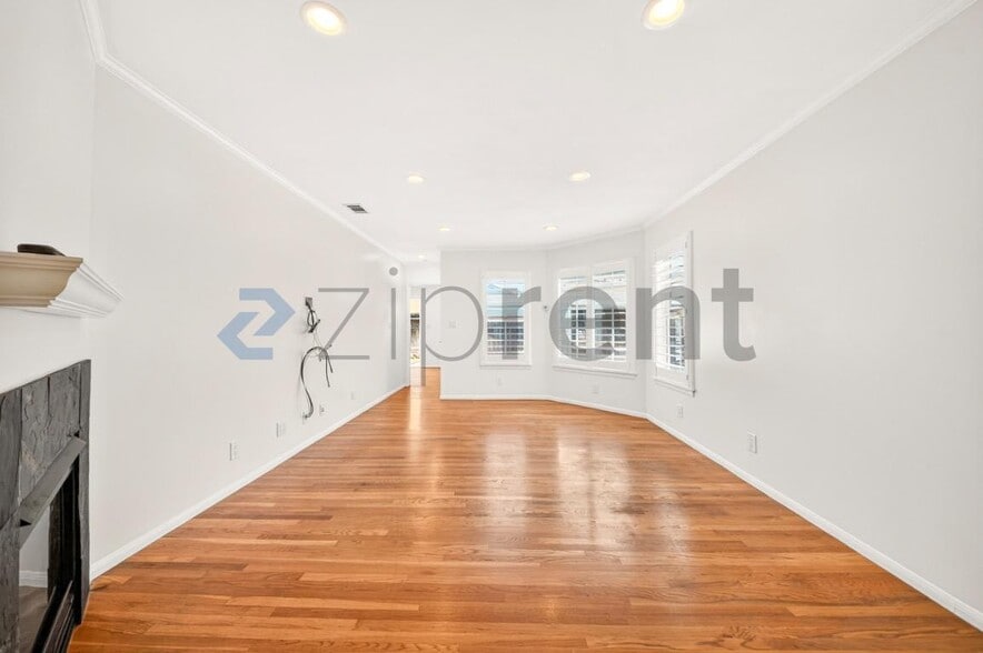 Building Photo - 1020 Felbar Ave