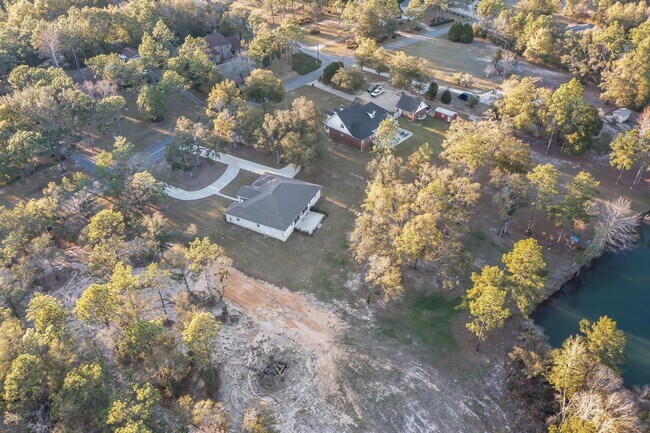 Building Photo - 1148 Sioux Cir