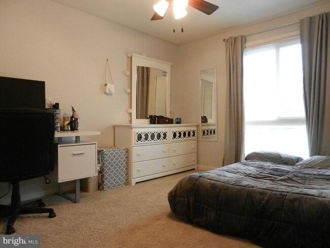Building Photo - 781 Sugarland Run Dr