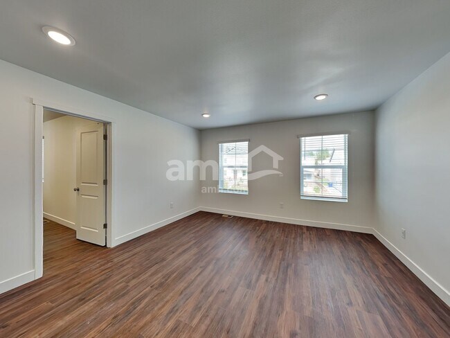 Building Photo - 4722 86th Ave NE