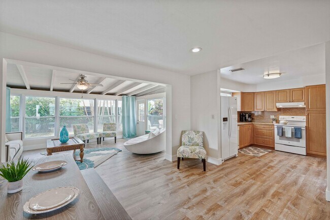 Building Photo - 655 Kingfish Pl