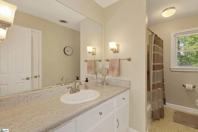 Building Photo - 306 Verner Dr