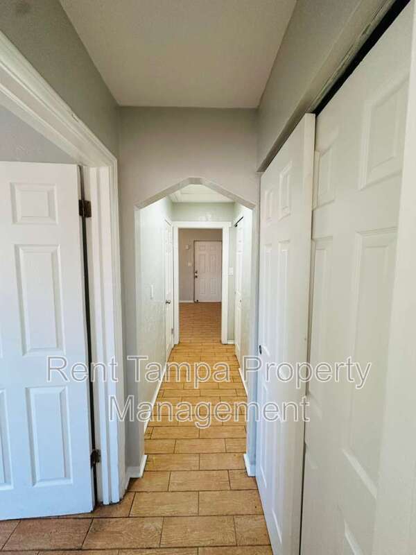 Building Photo - 761 22nd Ave S