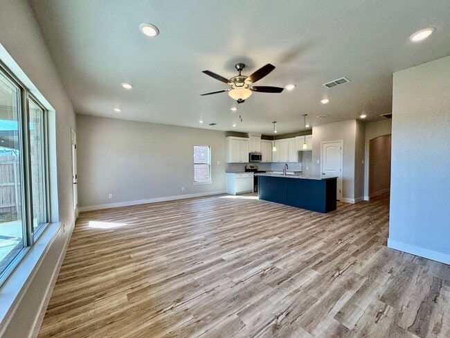 Building Photo - 4bed 2 bath - Frenship ISD