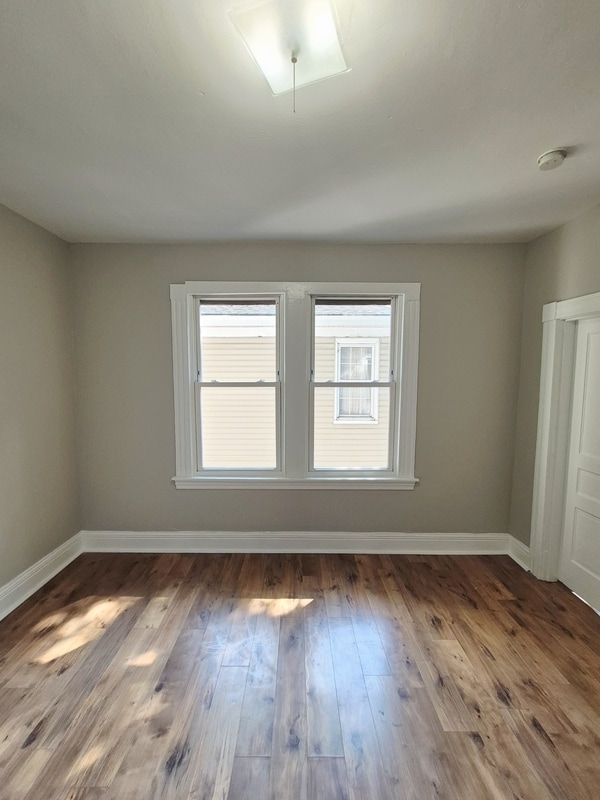 Building Photo - 3209 3rd Ave