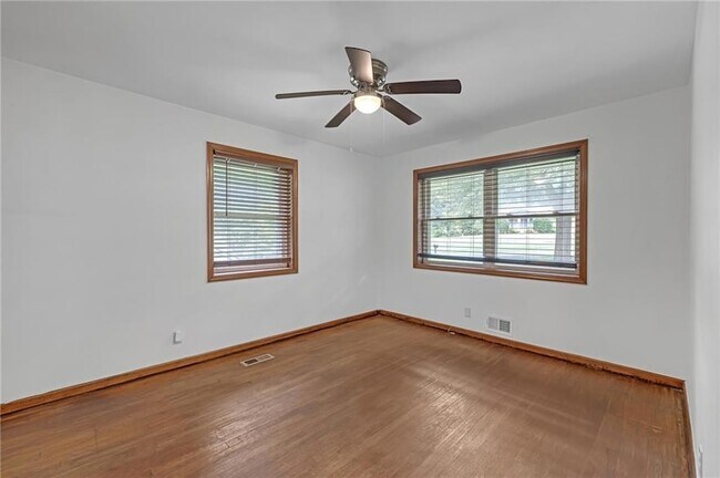 Building Photo - 5960 Brookdale Ln SW