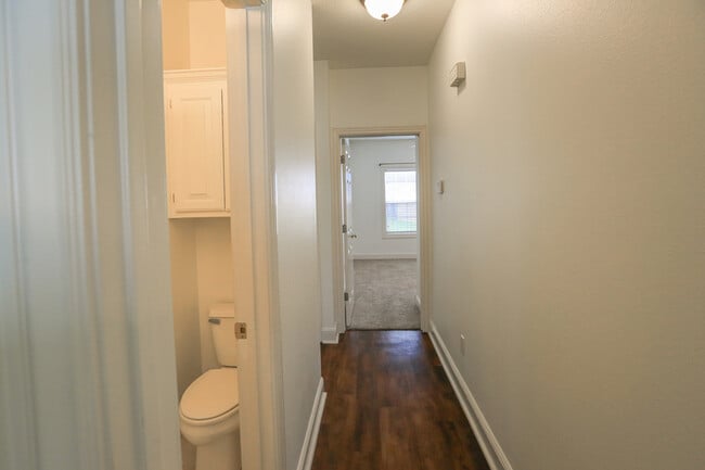 Building Photo - 303 Cross Ln