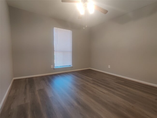 Building Photo - 9462 Fuqua St