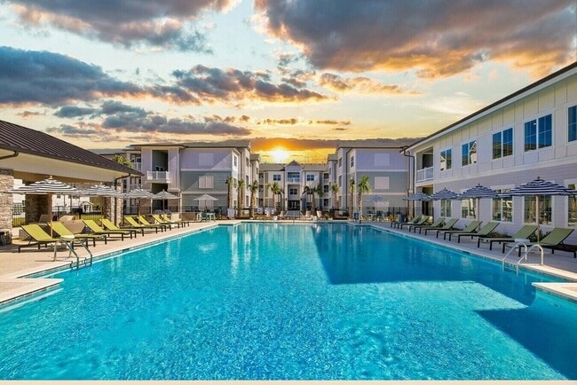 Building Photo - 1109 Augusta Dr