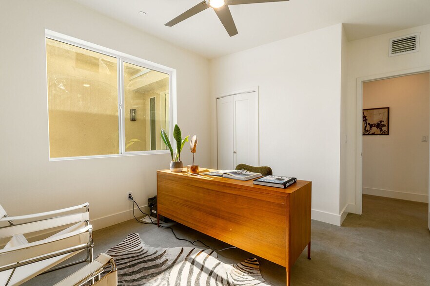 Building Photo - 361 W Sunview Ave