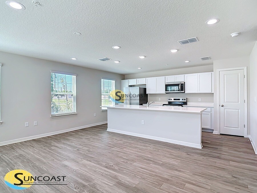 Building Photo - 3821 SW 43rd Ct