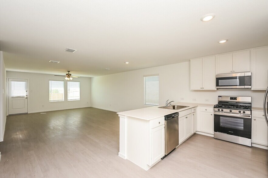 Building Photo - 2236 Crested Saguaro St