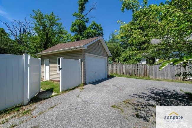 Building Photo - 3510 Hamilton Ave