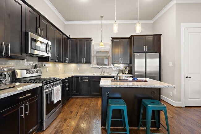 Building Photo - 1623 W 23rd St