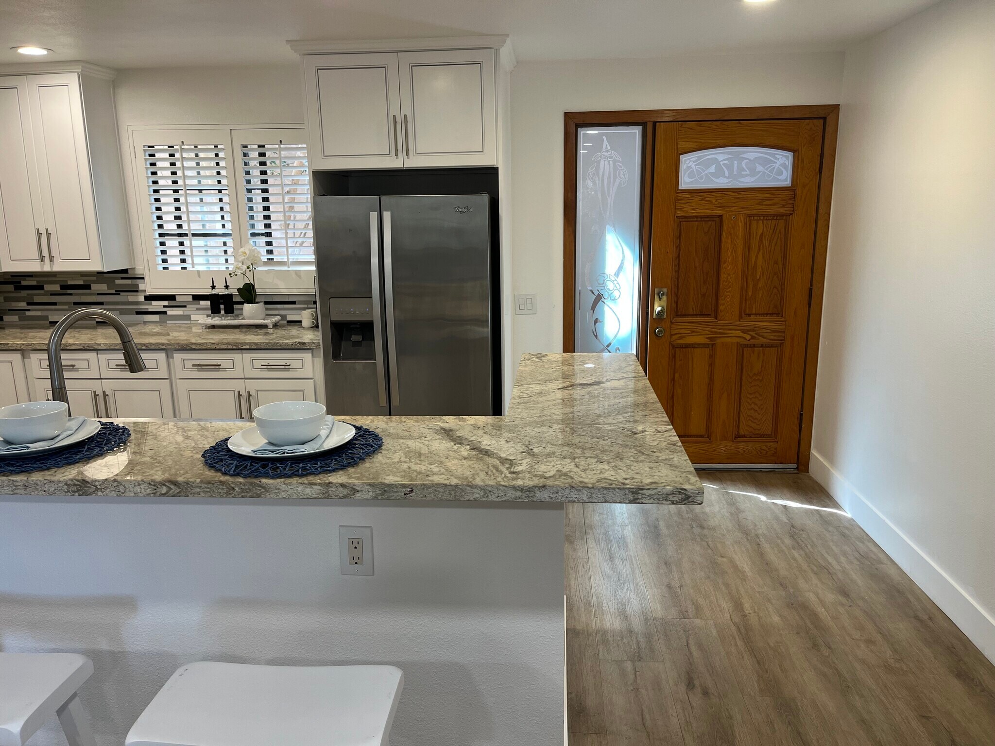 Building Photo - 8860 Villa La Jolla Dr