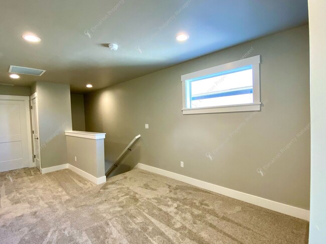 Building Photo - **BRAND NEW CONSTRUCTION** End unit 3BR - ...