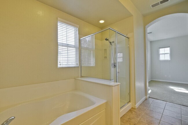Building Photo - Wow! What a Great Home! Available Now!