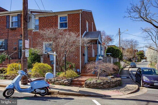 Building Photo - 3114 Landover St