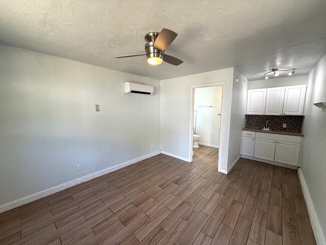 Building Photo - 191 E Washington Ave