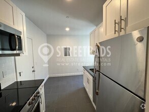 Building Photo - 2 bedroom in Boston MA 02135