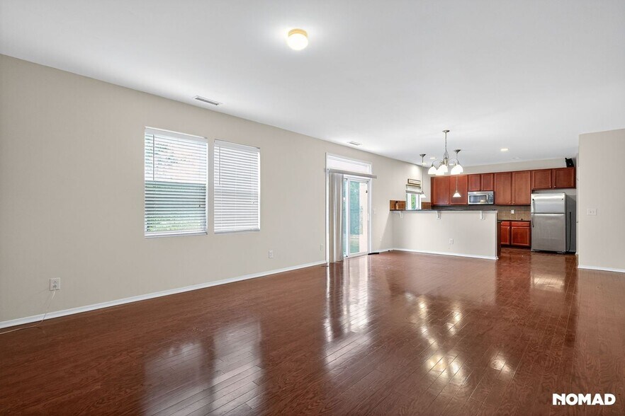 Building Photo - 241 Seymour Pl