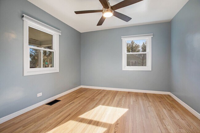 Building Photo - 4Bed/2Bath home with newly renovated basem...