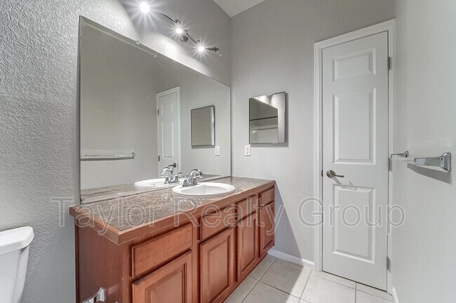 Building Photo - 2855 Blue Sky Cir